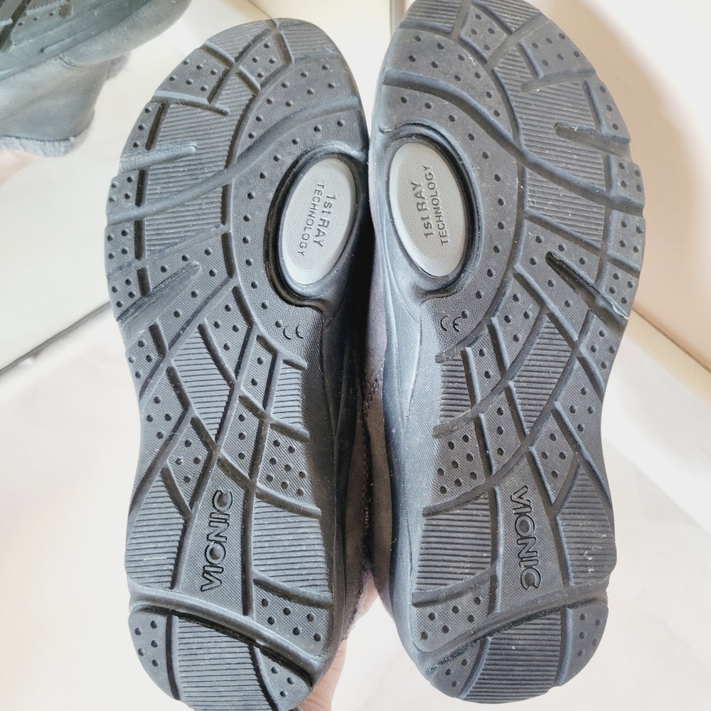 Vionic Arbor Water Resistant Suede Clog Womens Size - Picture 7 of 15